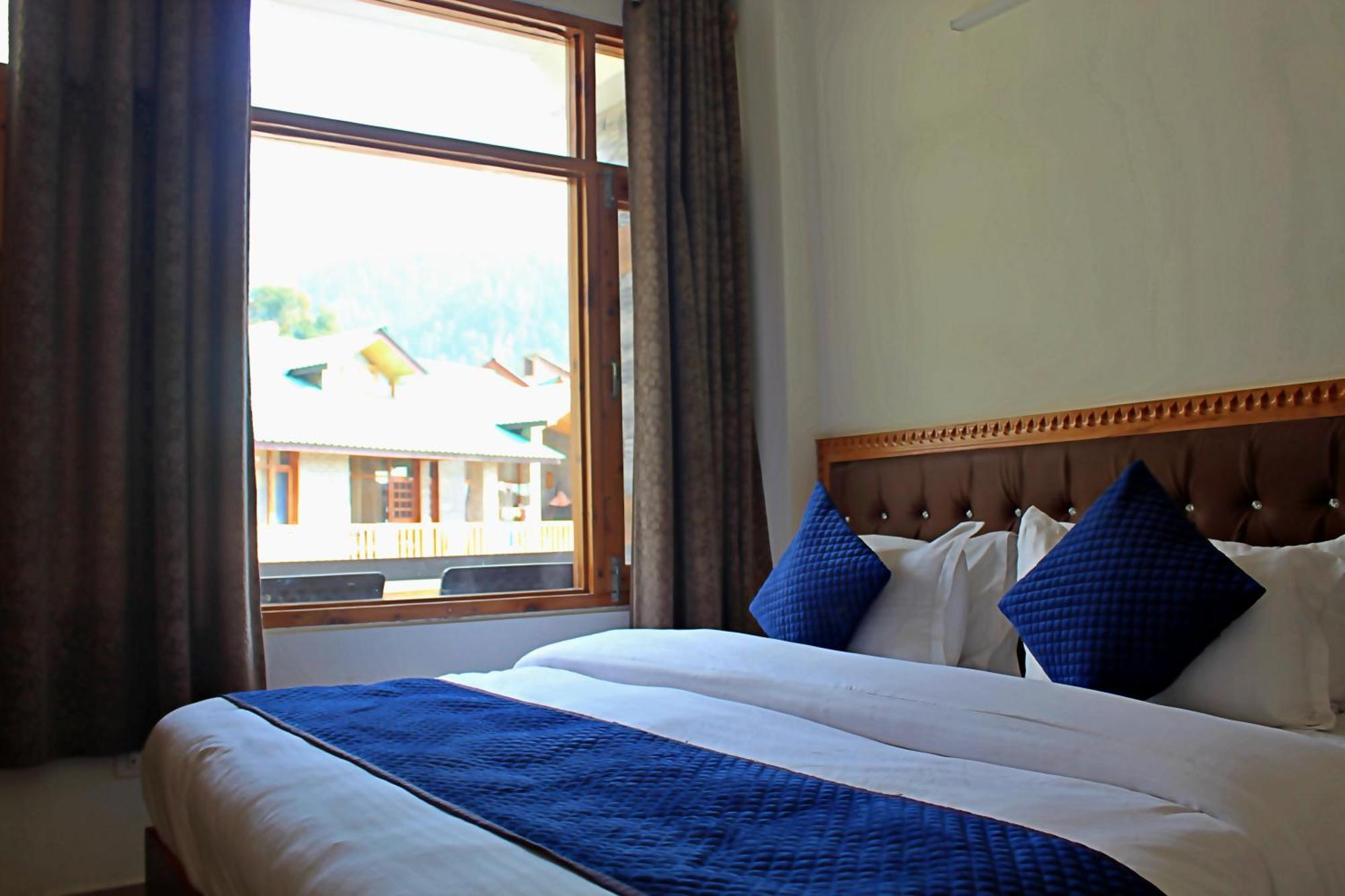 The Richie Royal Inn Маналі Екстер'єр фото